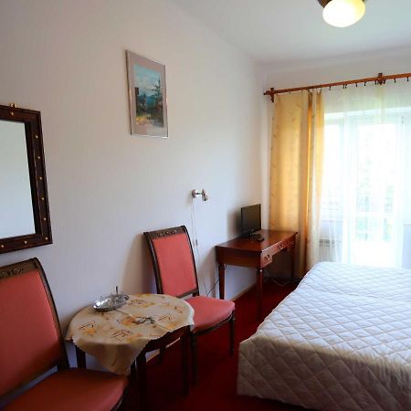 Domy Wczasowe Tryumfy Bed & Breakfast Krynica Exterior foto