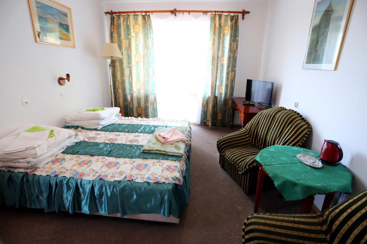 Domy Wczasowe Tryumfy Bed & Breakfast Krynica Exterior foto