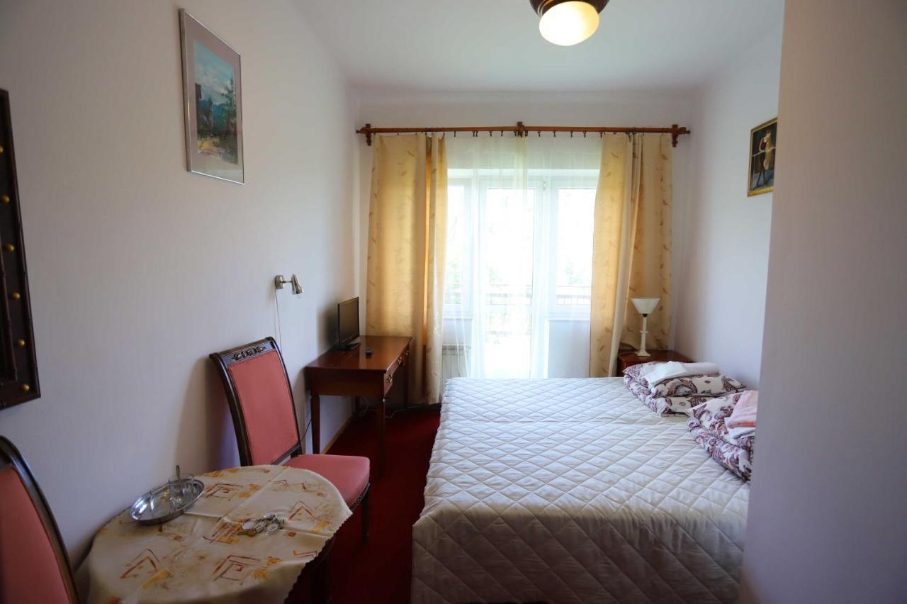 Domy Wczasowe Tryumfy Bed & Breakfast Krynica Exterior foto