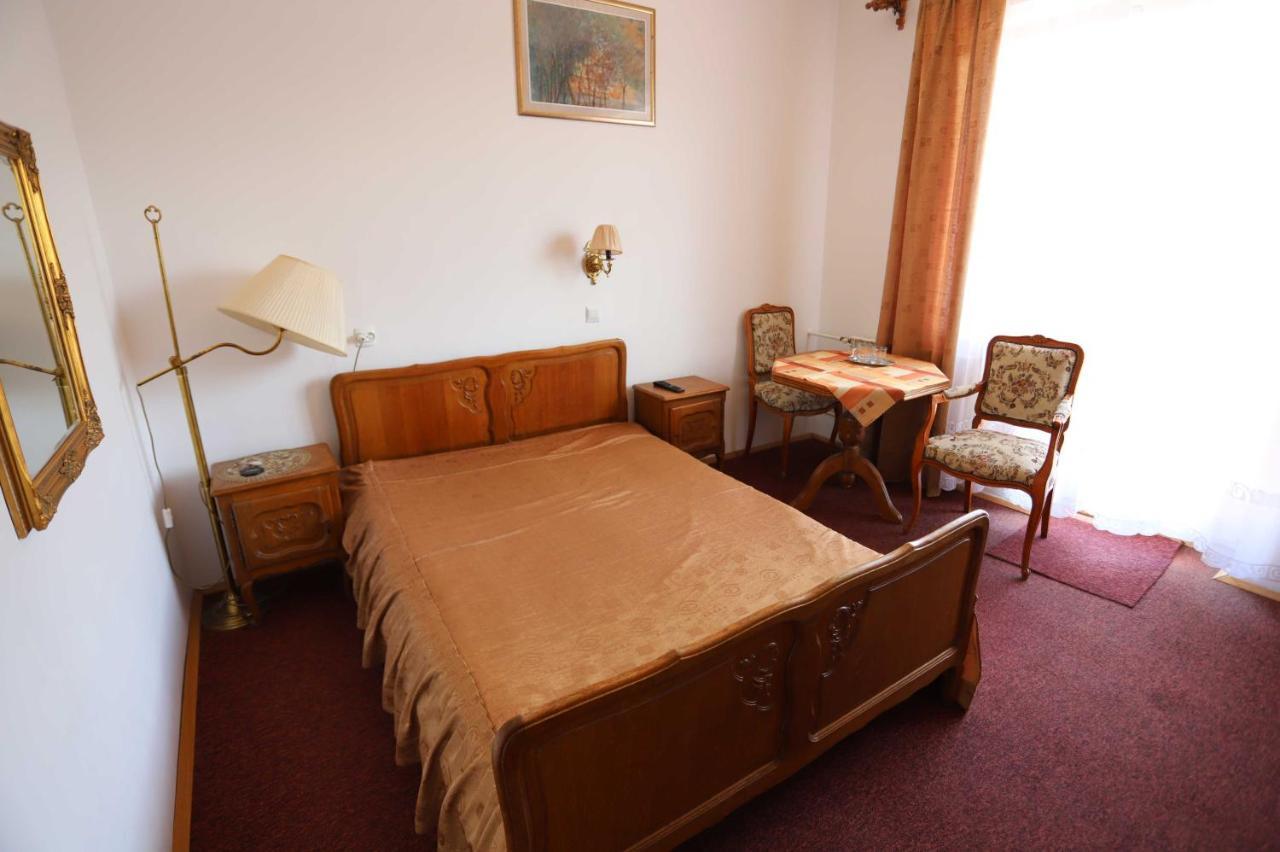 Domy Wczasowe Tryumfy Bed & Breakfast Krynica Exterior foto