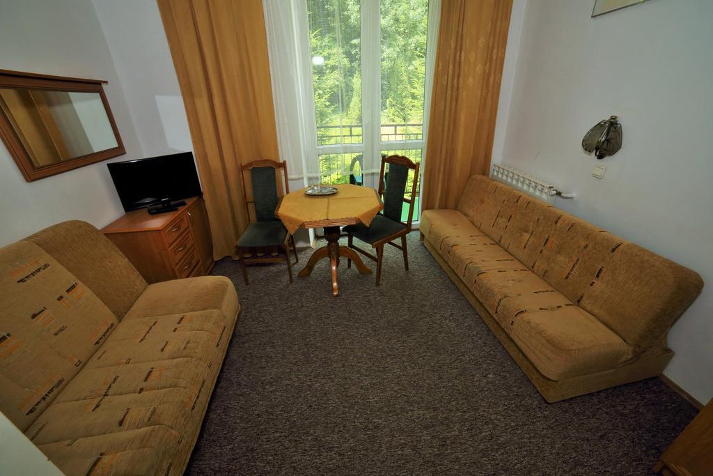 Domy Wczasowe Tryumfy Bed & Breakfast Krynica Cameră foto
