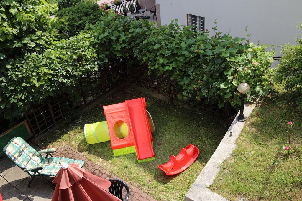 Domy Wczasowe Tryumfy Bed & Breakfast Krynica Exterior foto