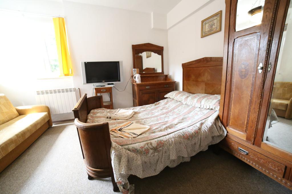 Domy Wczasowe Tryumfy Bed & Breakfast Krynica Cameră foto