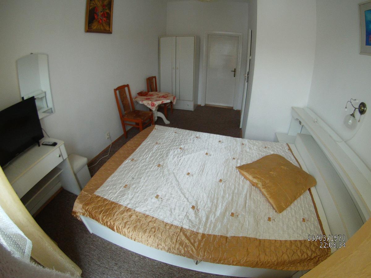 Domy Wczasowe Tryumfy Bed & Breakfast Krynica Exterior foto