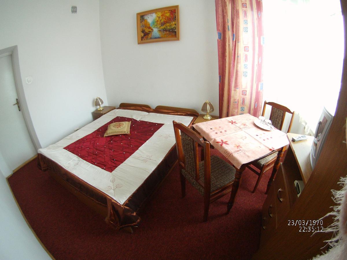 Domy Wczasowe Tryumfy Bed & Breakfast Krynica Exterior foto